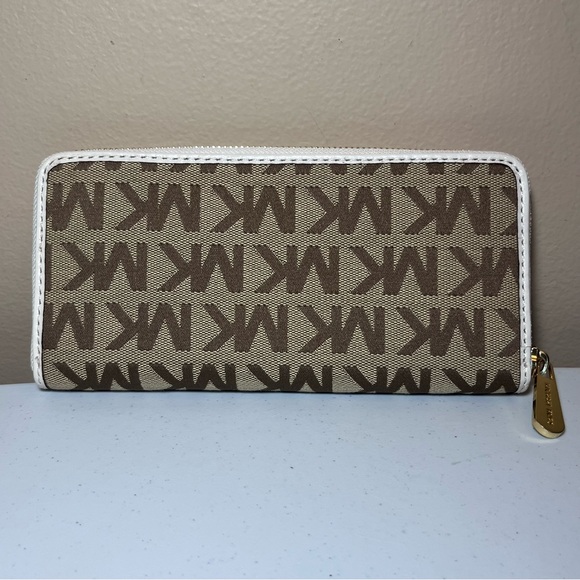 NWT Michael Kors Continental Wallet Signature Jacquard Beige Ebony Vanilla - Picture 2 of 9